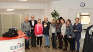 Vorstand besucht Ehrenamtliche in der caritas boutique