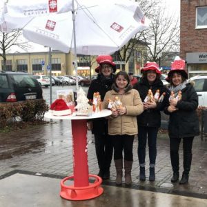 Mitarbeiterinnen des Verbandes trotzen in Selm Wind und Regen